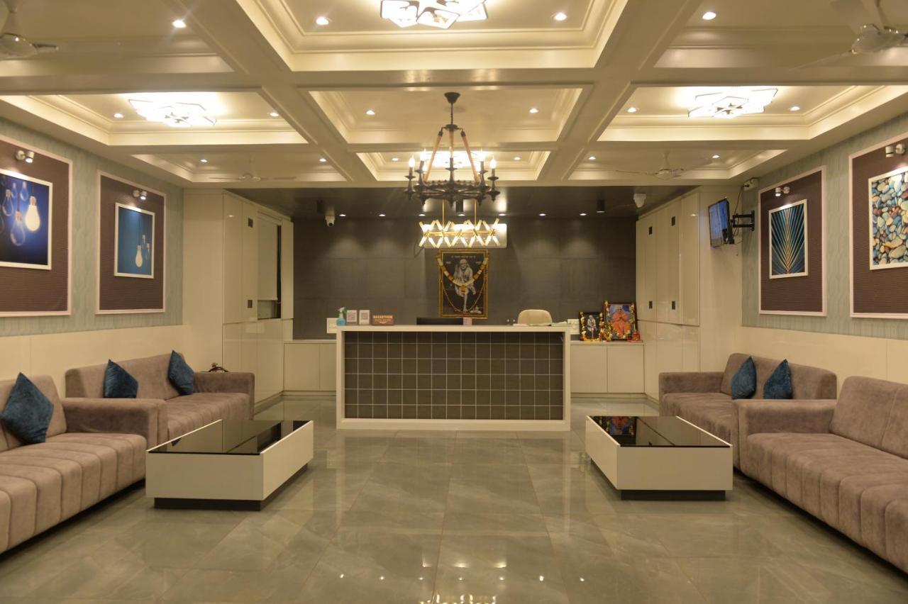 Rajpipla Hotel Sai Inn מראה חיצוני תמונה